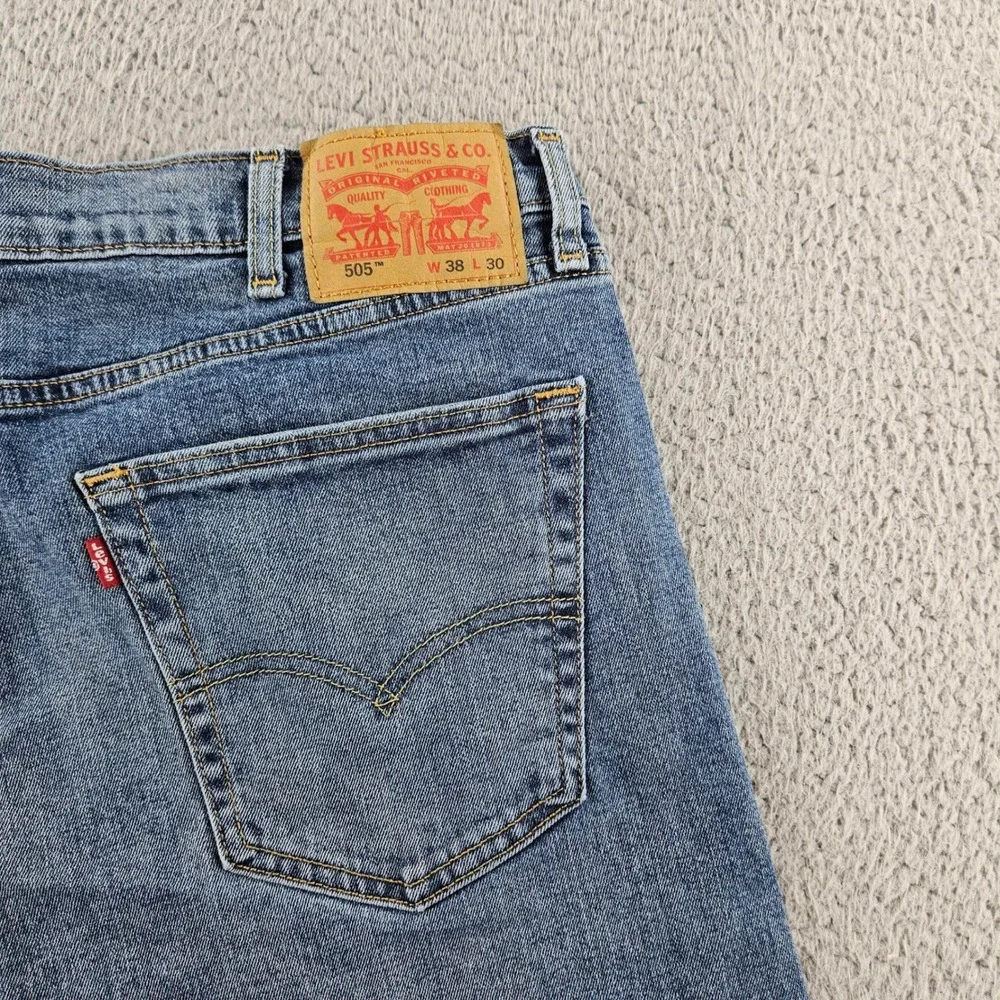 Levis‎ 505 Jeans Mens 38x30 Blue Denim Medium Wash Straight Leg Regular Fit